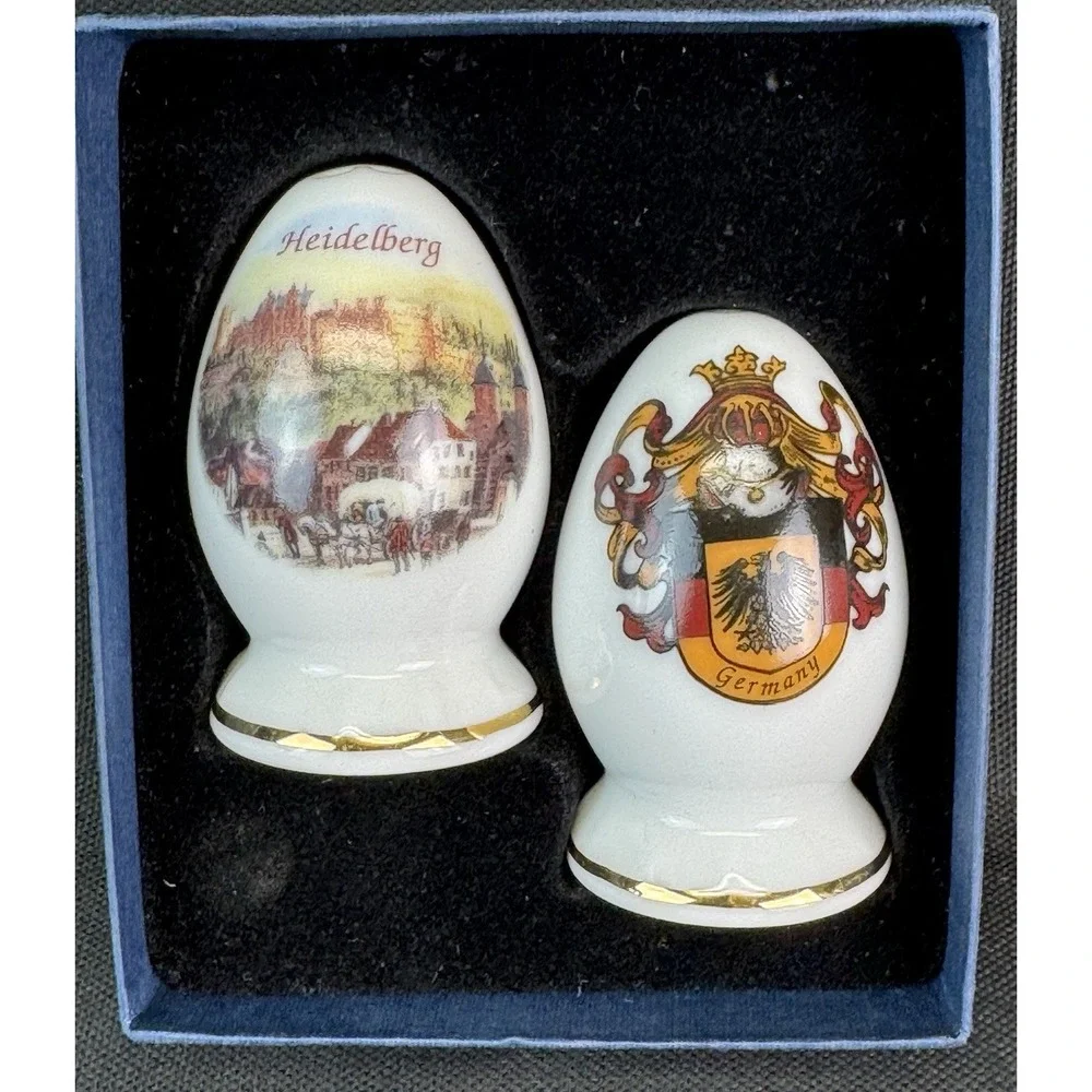Reutter Heidelberg Germany Coat Of Arms Porcelain Gold  Salt & Pepper Shaker Set